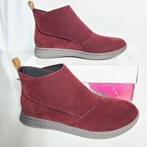 Clarks Cloudsteppers Move Up Burgundy Ankle Boot